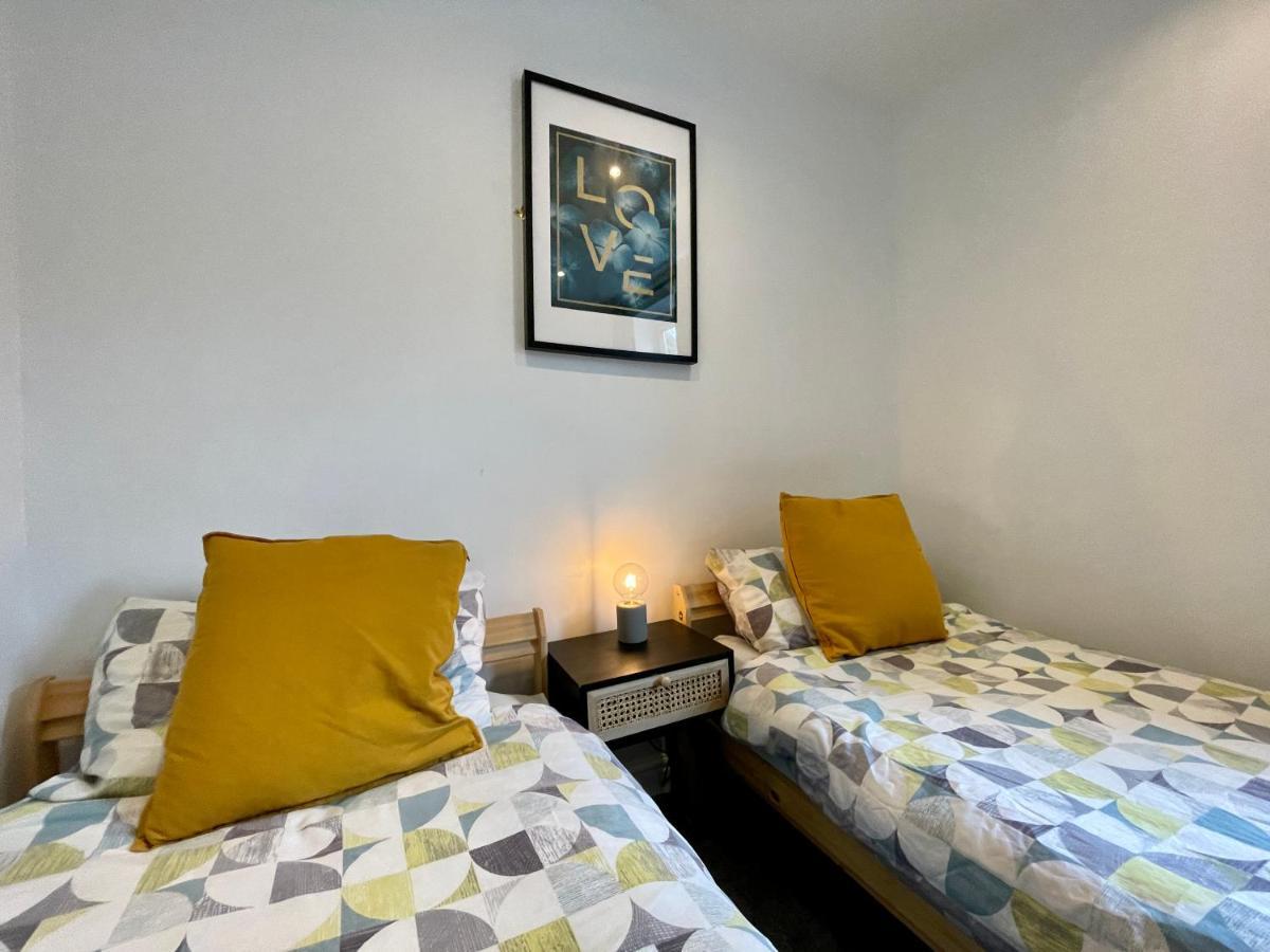 6 Person Apartment In City Centre Cardiff Exterior photo
