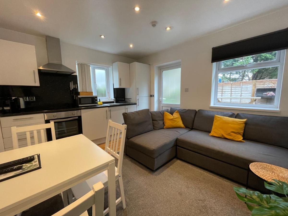 6 Person Apartment In City Centre Cardiff Exterior photo
