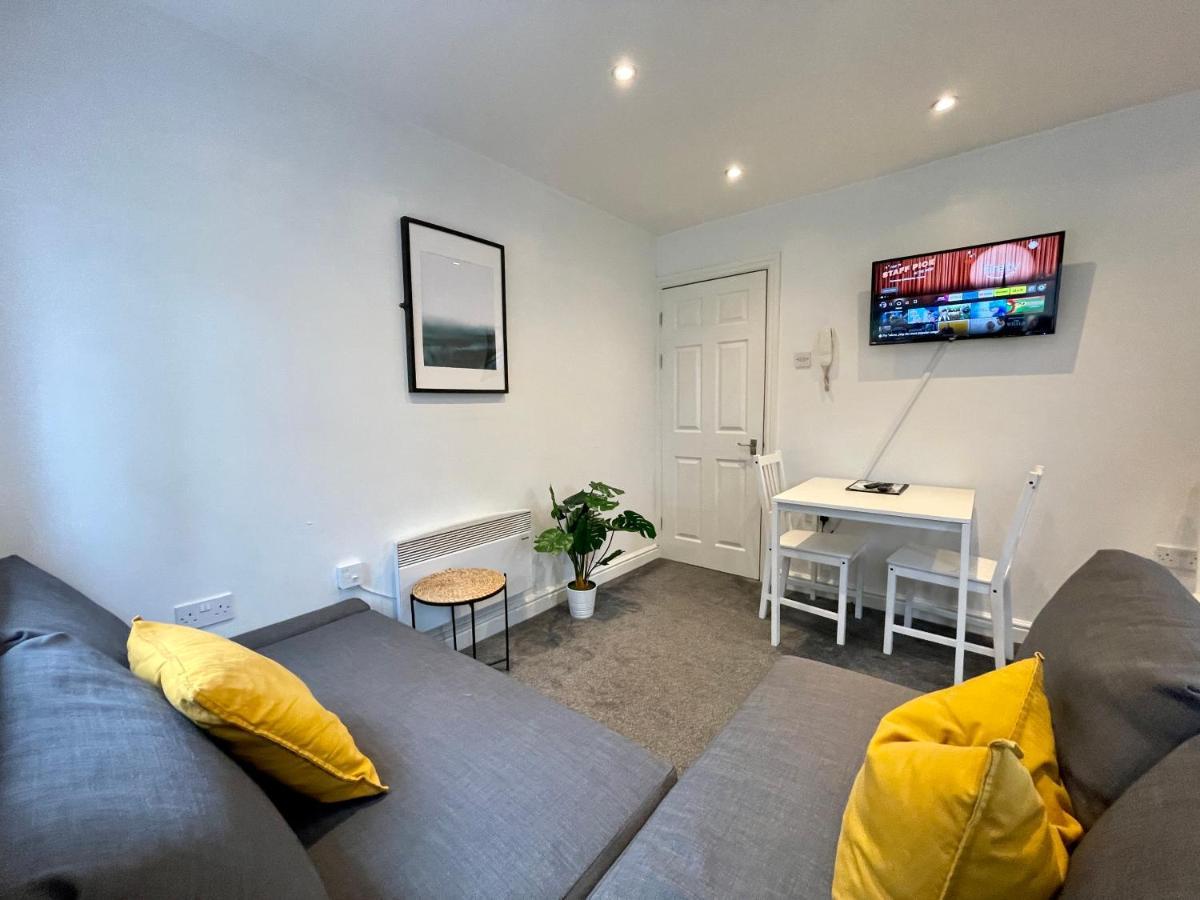 6 Person Apartment In City Centre Cardiff Exterior photo