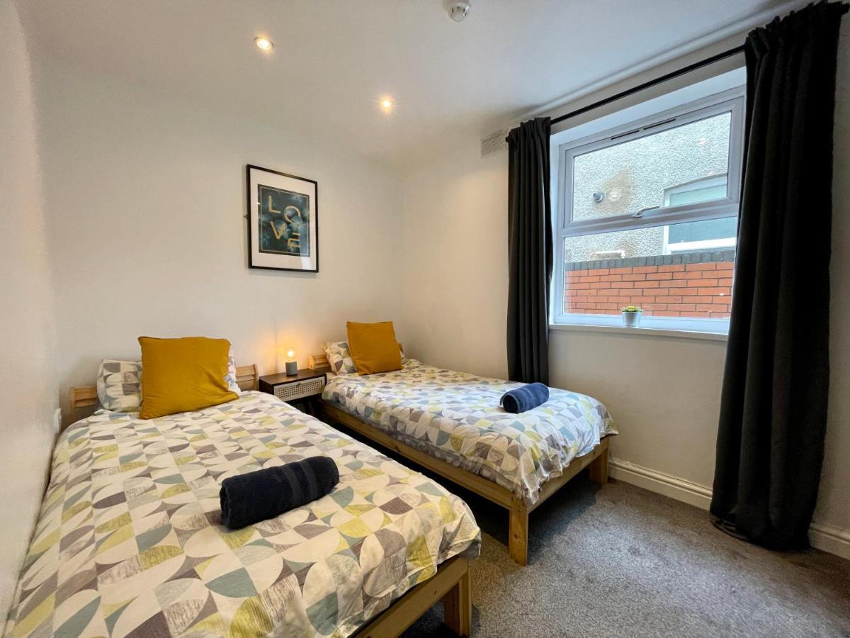 6 Person Apartment In City Centre Cardiff Exterior photo