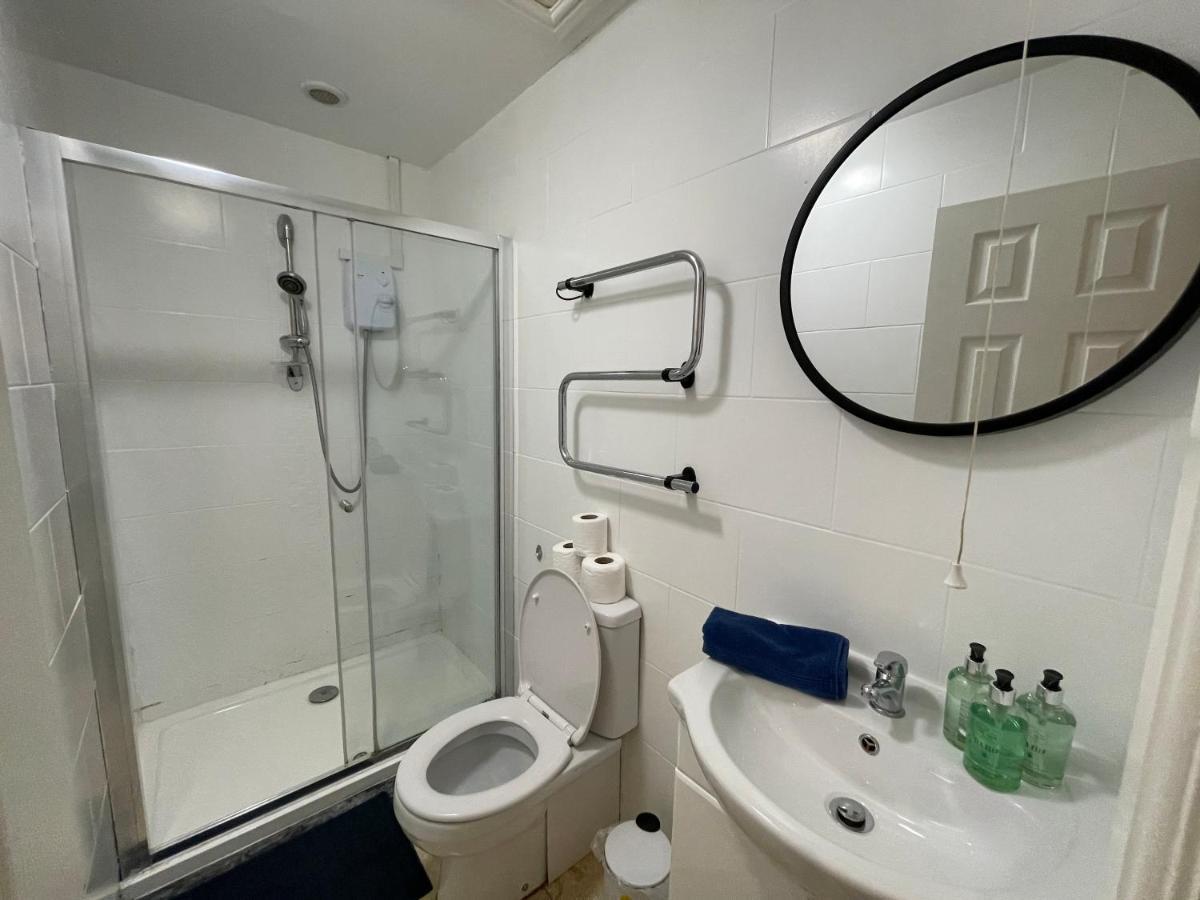 6 Person Apartment In City Centre Cardiff Exterior photo