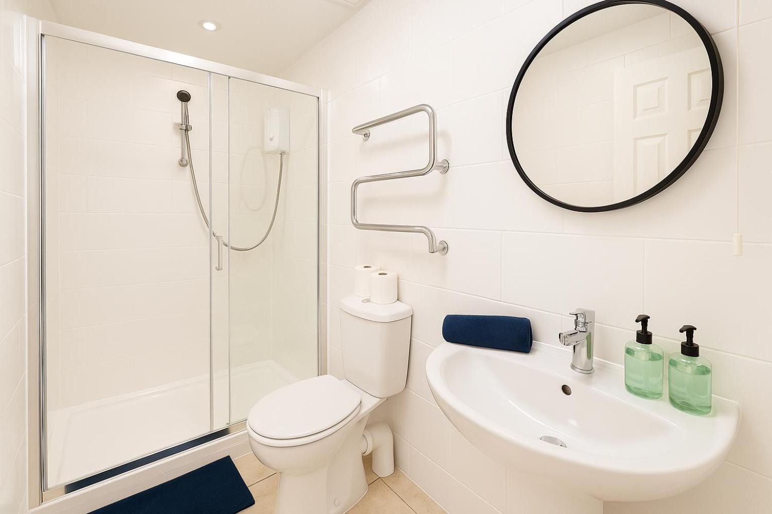 6 Person Apartment In City Centre Cardiff Exterior photo